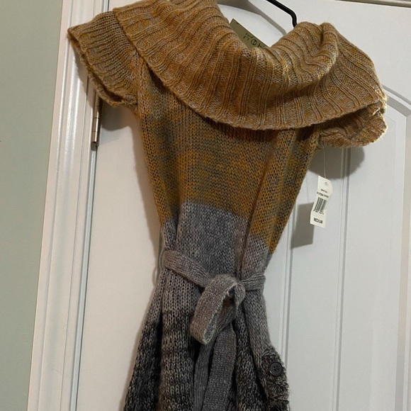 Girl’s/Teen Belted tunic (Derek heart brand ) - Picture 13 of 16